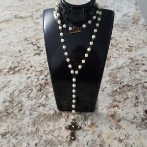 PEARL FASHION CRUCIFIX